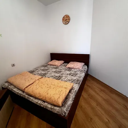 Sunny Апартамент *